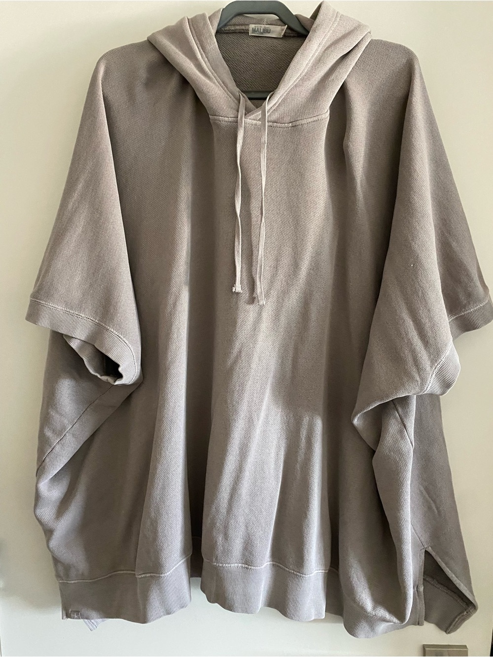 Barefoot Dreams Malibu Collection Hooded Sleeved Pullover - Taupe